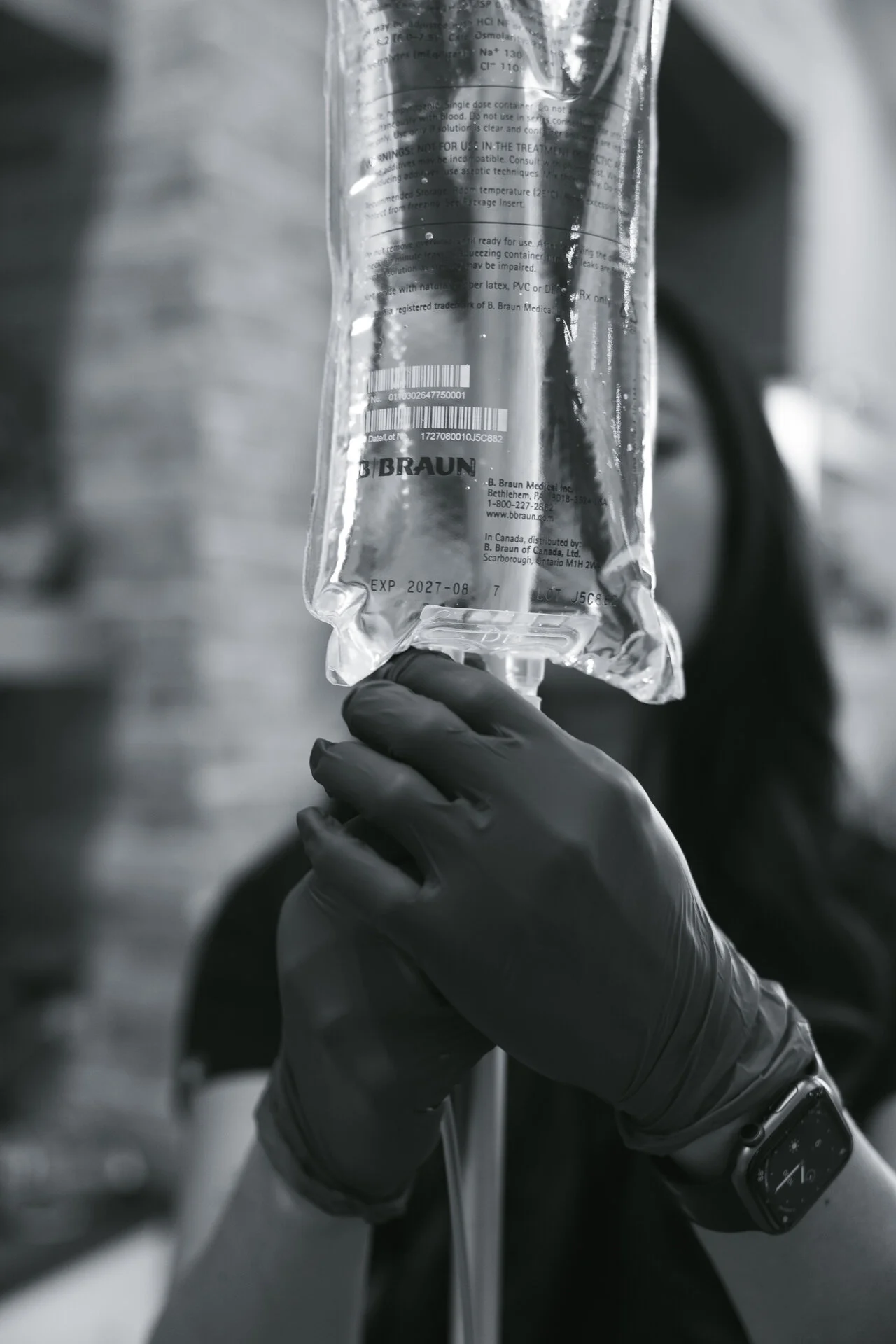 IV Revival nurse administering vitamin C IV drip in Phoenix
